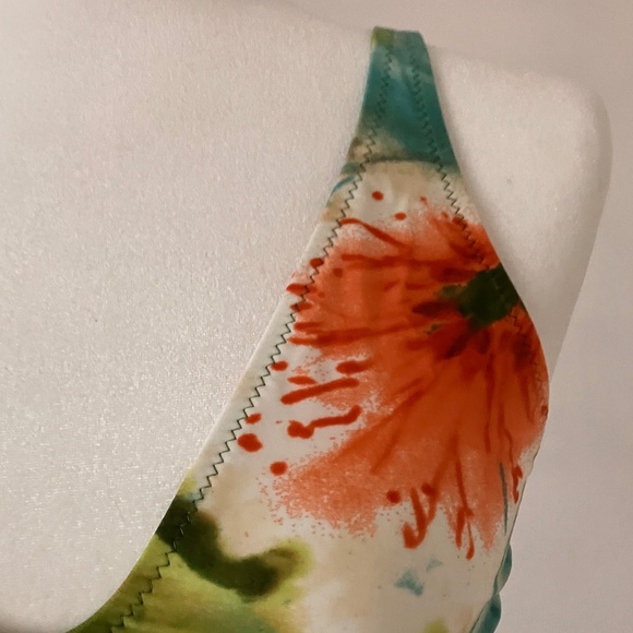 NEW SHAN SWIM TOP - Picture 7 of 14